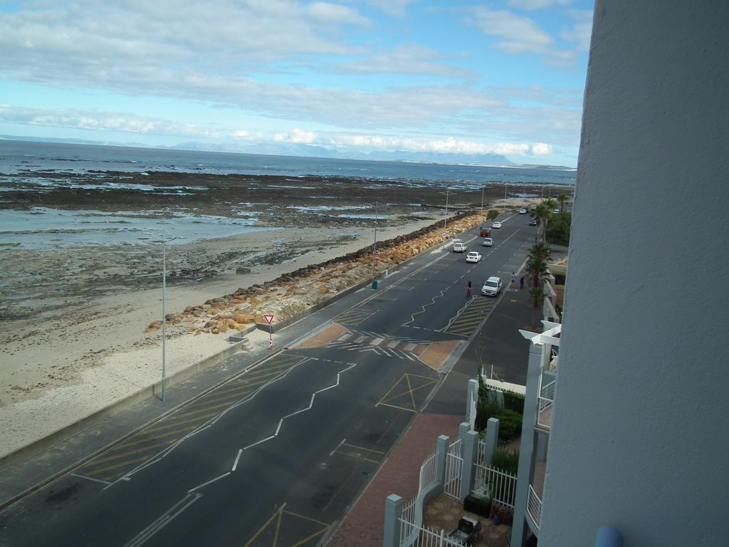 Groenewald Seaview Units Apartment Strand Exterior photo